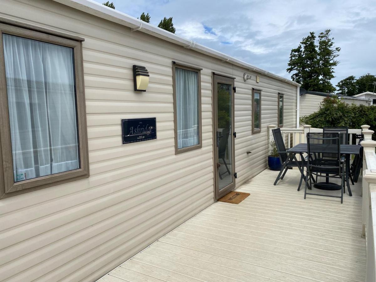 6 Berth Caravan With Decking At Manor Park In Hunstanton Ref 23017H Экстерьер фото