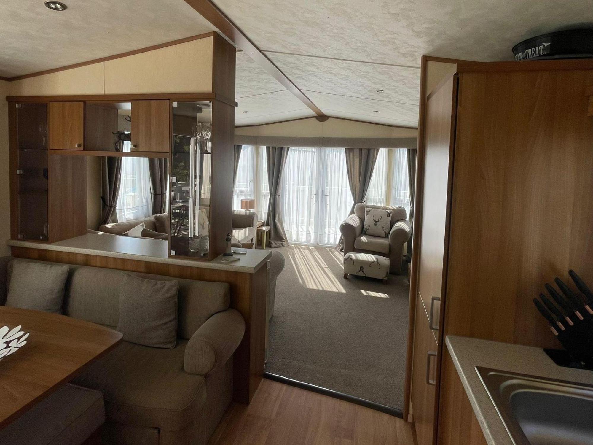 6 Berth Caravan With Decking At Manor Park In Hunstanton Ref 23017H Экстерьер фото